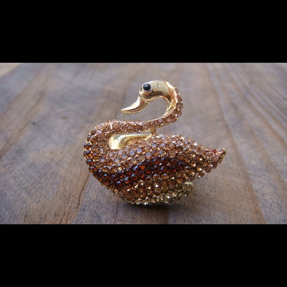 Crystal 🦢 Ring